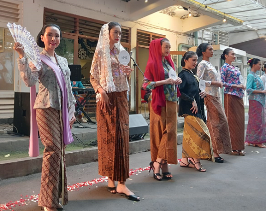 Melihat Kebaya Lebih Dekat Dari Masa Ke Masa